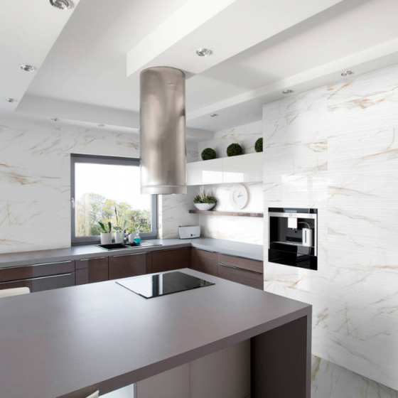 Λευκό πλακάκι τοίχου Ardenza Brillo 30x90 με glossy μαρμάρινη επιφάνεια