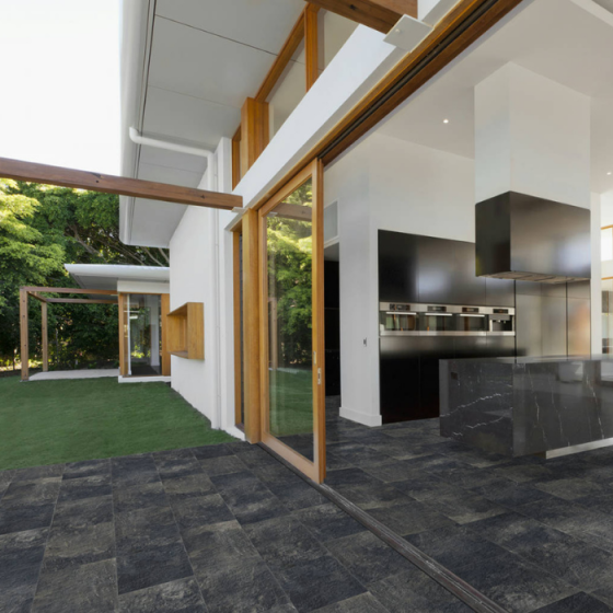 Πλακάκι Keros Fuentede Negro με υφή πέτρας και ματ σαγρέ επιφάνεια