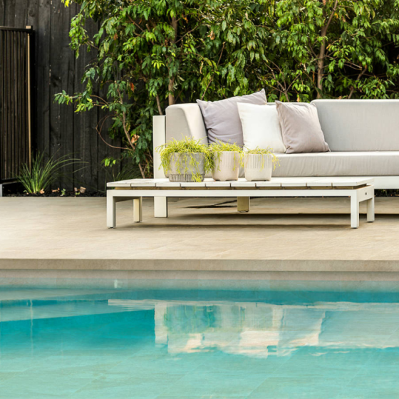 Keros Peldaño Extrusionado Redstone Beige 33×33 - Αντιολισθητικό προφίλ σκάλας