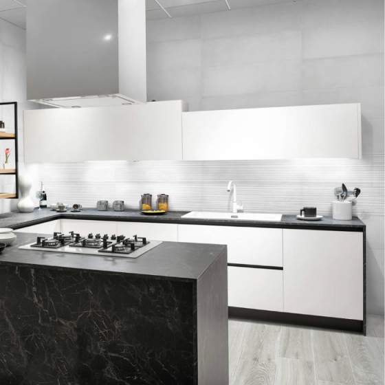 Πλακάκι τοίχου Keros Thames Line Gris 30×90 γυαλιστερό με ανάγλυφες γραμμές